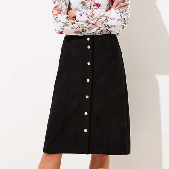 LOFT Black Faux Suede Button Front Skirt Size 8 - Picture 1 of 3